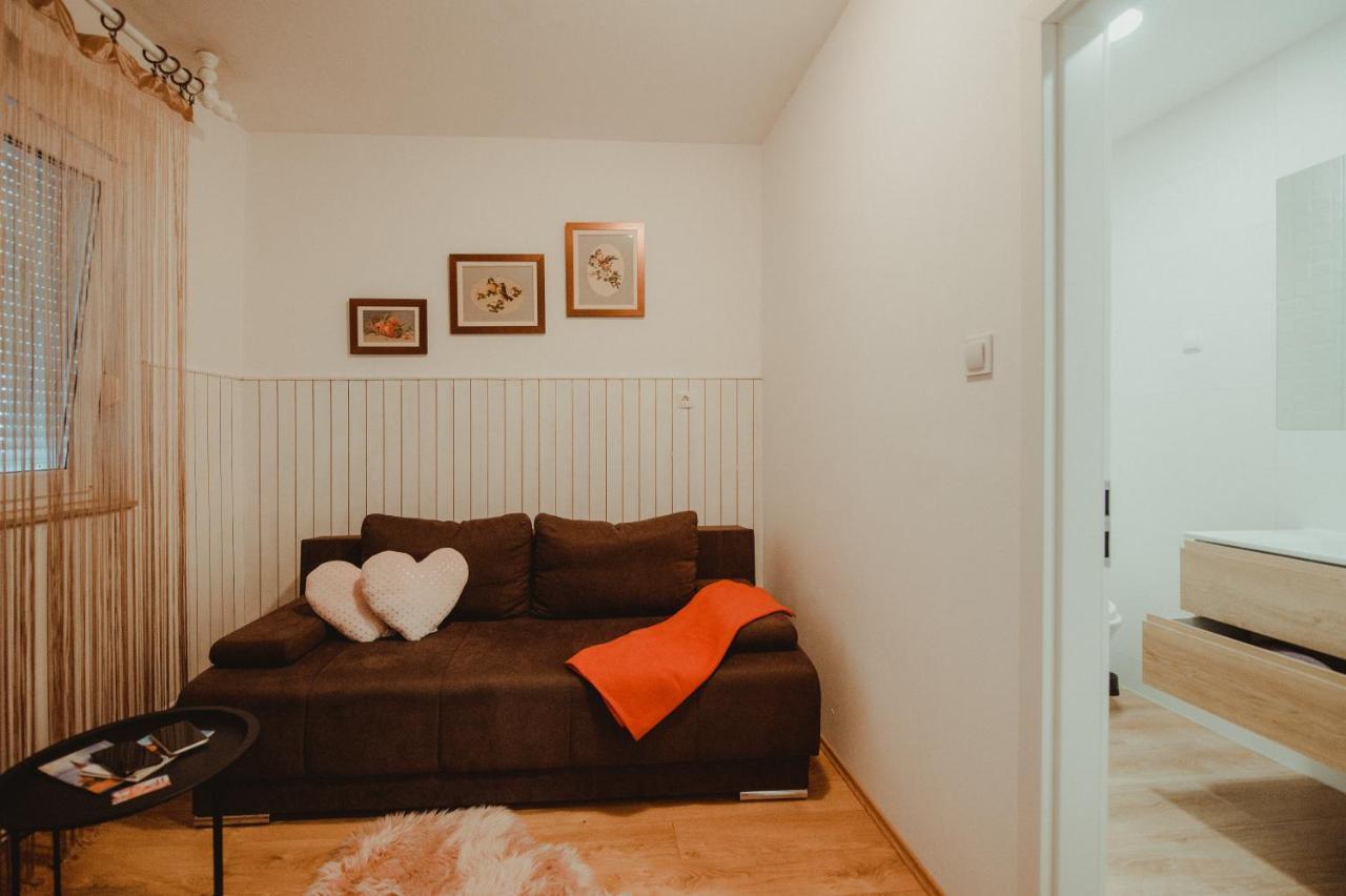 Apartman Lovric Ðakovo Exterior foto